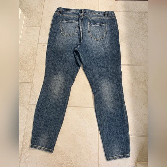 Lane Bryant Skinny Jeans- Distressed & Plaid Details- Size 16- Medium Blue Wash - Picture 5 of 5